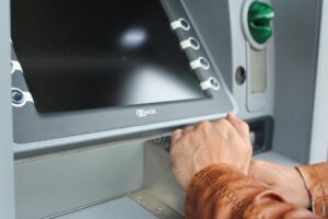 Pročitajte više o članku Koliko se može dignuti eura na bankomatu
