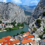 U kojem primorskom mjestu je ušće Cetine