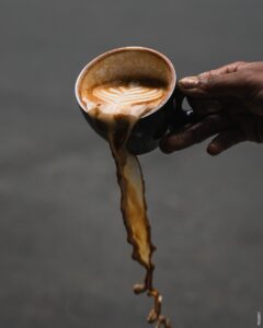 Pročitajte više o članku Što znači proliti kavu